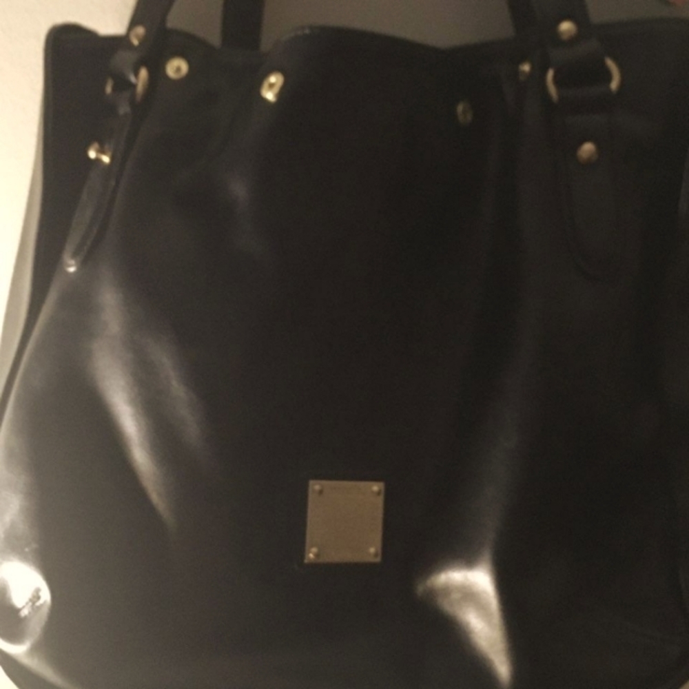 Purse brand mark by avon